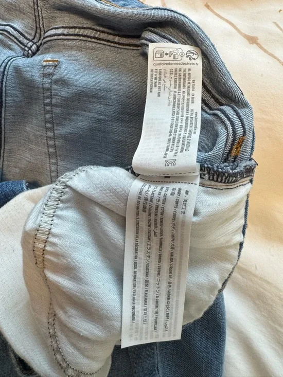 Abercrombie & Fitch Light Blue High Rise Mom Jeans - Picture 5 of 8